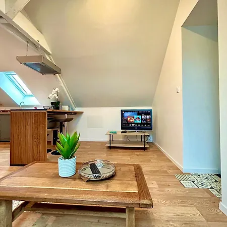 Spacieux 2 Pieces Equipe Acces Facile Cuissai